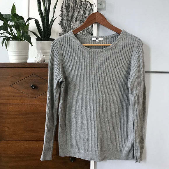 gray ribbed sweater